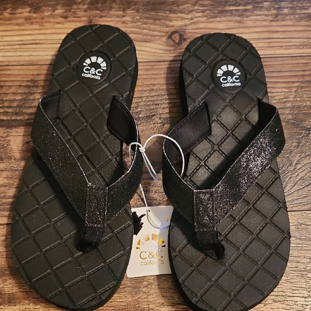 NWT C&C California Glittery Black Strap Flip Flops